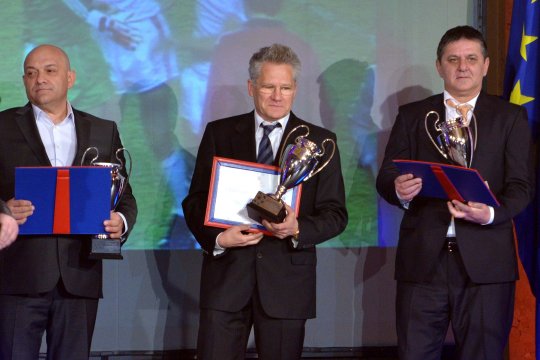 Legendarul fotbalist român regretă că și-a neglijat fiica: ”Se simte dator moral față de ea, de asta face asta”