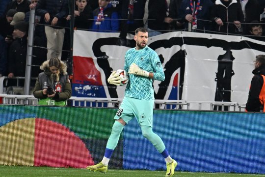 Lukas Zima a încasat primul gol la FCSB la nici 15 minute de la debut! Cum a marcat Mikautadze în poarta campioanei României