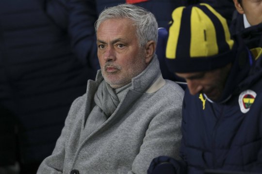 ”S-a terminat cu Mourinho!” Antrenorul lui Fenerbahce, făcut praf după eșecul cu echipa lui Ianis Hagi