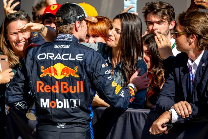 Kelly Piquet este prietena lui Max Verstappen