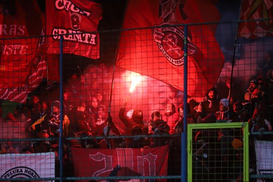 Suporterii rapidiști au venit cu torțe și fumigene la antrenamentul echipei înainte de derby-ul cu FCSB! Ce le-au transmis jucătorilor și lui Marius Șumudică