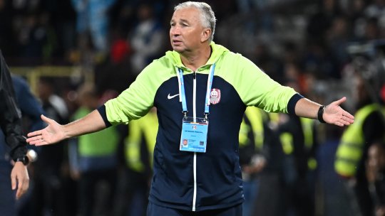 Un fotbalist, pedepsit de Dan Petrescu să stea 10 etape în tribună: ”Am avut o discuție cu el, i-am spus ce aveam de spus”