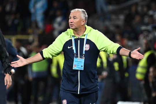 Un fotbalist, pedepsit de Dan Petrescu să stea 10 etape în tribună: ”Am avut o discuție cu el, i-am spus ce aveam de spus”