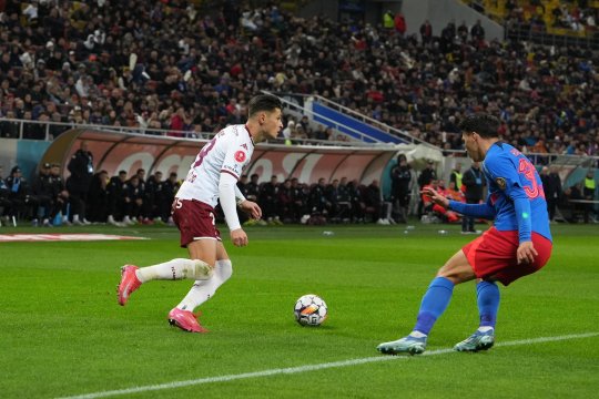 FCSB - Rapid 3-3. Derby absolut nebun în prima etapă din play-off! Giuleștenii au încheiat meciul în 10 și cu portarul de rezervă în teren, Tănase a egalat în prelungiri pentru campioană