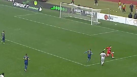 Gafă incredibilă în primul meci al zilei din SuperLiga! Faza s-a terminat nefericit pentru ghinionist