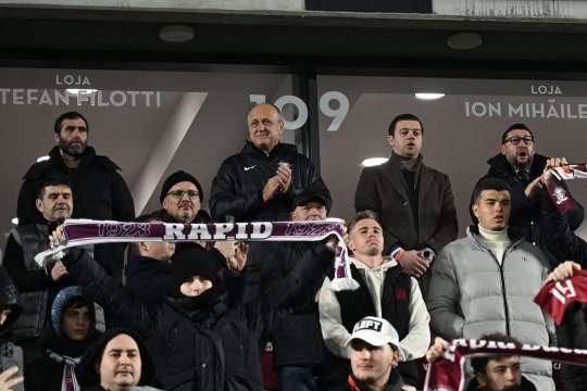 Fotbalistul de la Rapid care urmărește derby-ul cu FCSB alături de Dan Șucu. Și fiii patronului sunt prezenți în tribune
