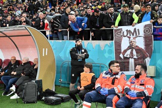 Șumudică avea dreptate! Imagini cu fanii FCSB intonând scandări rasiste la derby-ul cu Rapid: ”Am avut și vom avea mereu...”. Conducerea campioanei neagă acuzațiile