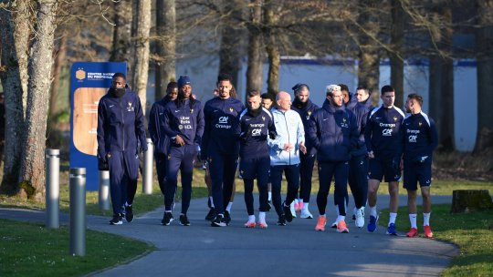 Francezii au făcut iar show la reunire. Ce ținute au afișat vedetele lui Didier Deschamps