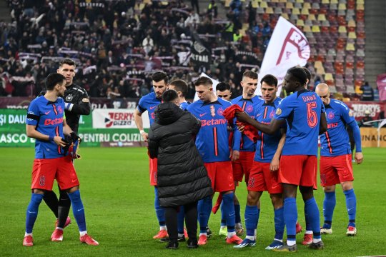 Lovitură grea pentru FCSB în finalul primei reprize a derby-ului cu Rapid! Dawa a văzut cartonașul roșu