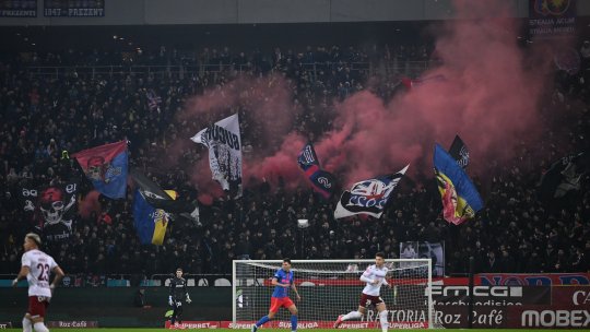 Bannerul prin care fanii FCSB sugerau că suporterii Rapidului sunt needucați conținea o greșeală gramaticală