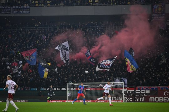 Bannerul prin care fanii FCSB sugerau că suporterii Rapidului sunt needucați conținea o greșeală gramaticală