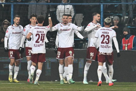 Cât va lipsi jucătorul de la Rapid care s-a accidentat chiar înaintea derby-ului cu FCSB
