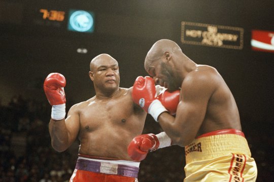 Doliu în lumea boxului. Legendarul George Foreman s-a stins din viață