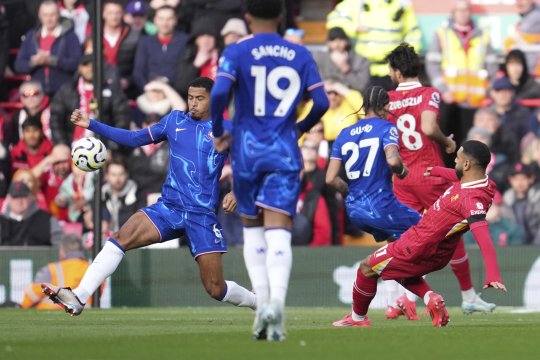 Chelsea și Liverpool se luptă pentru transferul unui atacant din Serie A. Granzii Angliei oferă 75 de milioane de euro