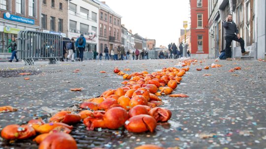 Metoda "portocala", o nouă tactică folosită de hoți! De ce nu trebuie să oprești dacă vezi asta pe șosea