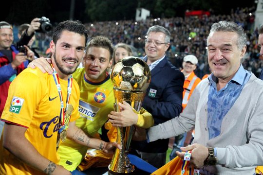 Gigi Becali a reacționat, după ce a auzit că Nicolae Stanciu va semna cu Genoa: ”Putea oricând să se întoarcă la FCSB”