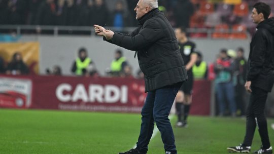 Cum s-a "blindat" Marius Șumudică la conferința de presă de după meciul cu FCSB. Cine s-a aflat în sală alături de jurnaliști