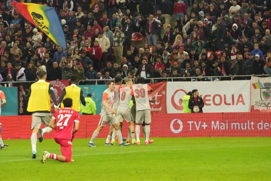 Dinamo - FCSB 1-2. Roș-albaștrii revin după ce au fost conduși pe tabelă și câștigă după golul senzațional al lui Baba Alhassan!