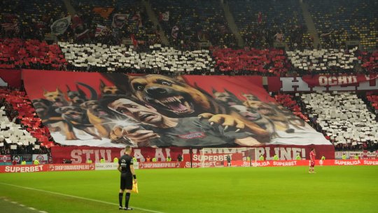 I-au luat și ei bilet? Ce au putut să aducă fanii FCSB în tribune, la derby-ul cu Dinamo + Scenografii impresionante afișate de cele două galerii