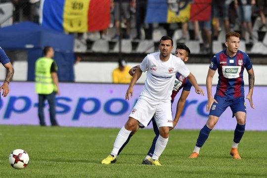 ”Stau la o doamnă în vârstă, dau 300 de lei, îmi trimit părinții bani”. Situația deprimantă în care a ajuns fotbalistul din Liga 1, după ce nu a fost plătit peste un an