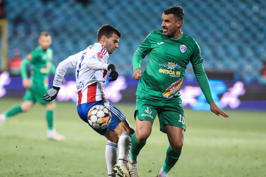 Ilie Stan îl trimite la pensie pe Constantin Budescu: ”Nu s-a mai antrenat de două luni! L-am felicitat pentru cariera de fotbalist. La 37 de ani, e greu să facă față”