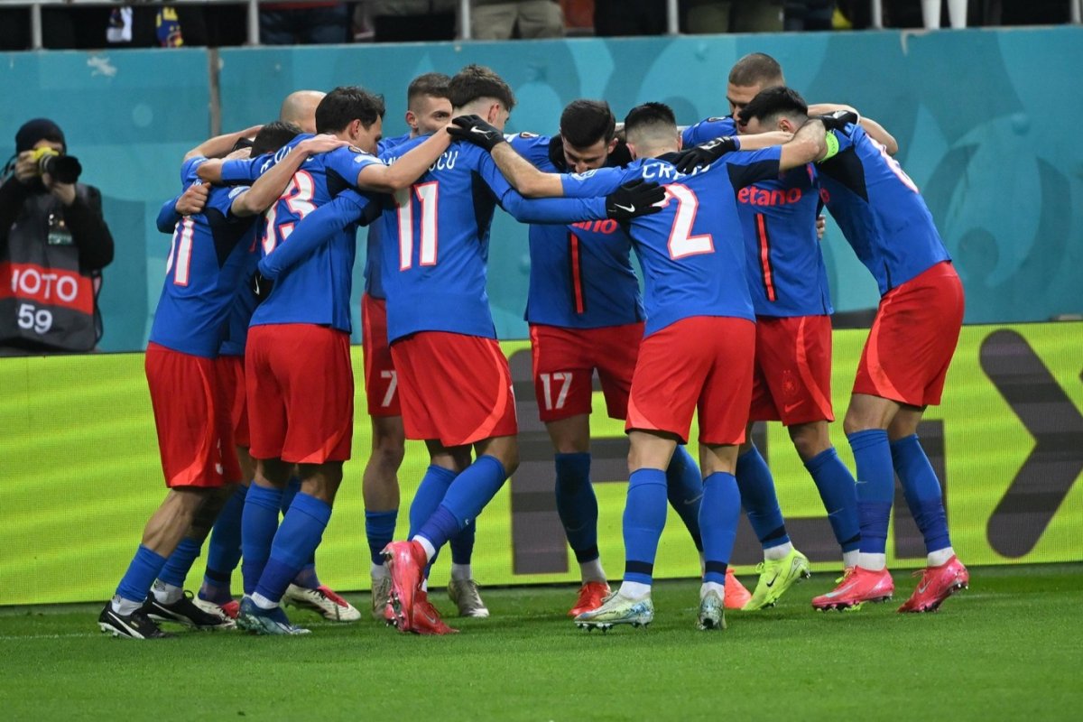Cine o va arbitra pe FCSB în meciul cu Lyon