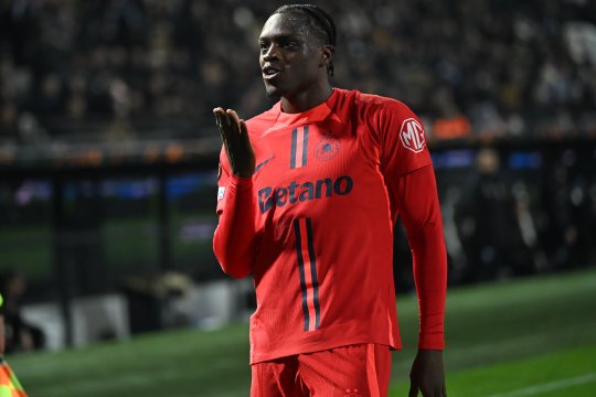 Joyskim Dawa și-a aflat pedeapsa după eliminarea din derby-ul Rapid - FCSB. Ce sancțiune a primit fundașul campioanei
