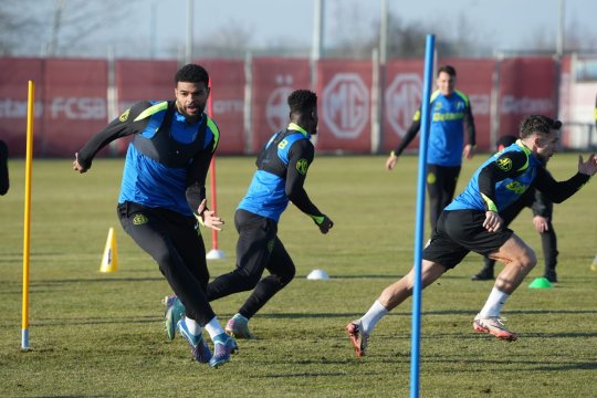 Cum au apărut jucătorii de la FCSB la ultimul antrenament înaintea meciului cu Lyon. Imagini de la baza campioanei României