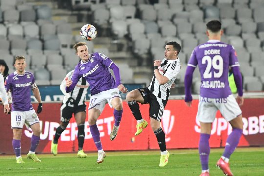 ”Prietenie” între două echipe în play-off? Semne de întrebare după ultimul meci: ”Abandonează titlul, nu are nicio pretenție”