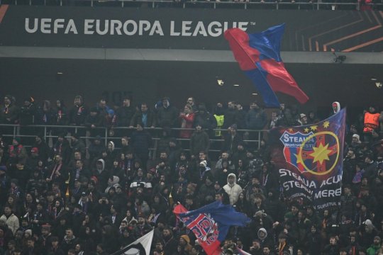 Galeria FCSB s-a făcut încă o dată de râs! A greșit mesajul și la partida cu Lyon