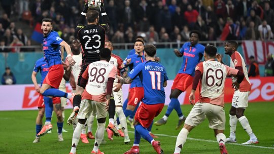 Gol controversat marcat de Lyon în meciul cu FCSB. Fanii campioanei României au explodat