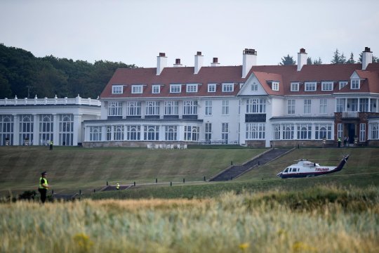 Proprietatea în care Donald Trump a investit 260.000.000 de dolari, vandalizată! Cum a ajuns să arate acum și ce mesaje i-au lăsat vinovații