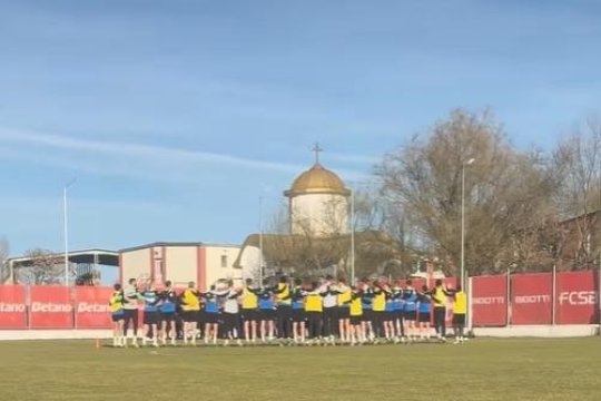 Suporterii au dat buzna la antrenamentul FCSB-ului. Peluza Nord, moment inedit înaintea meciului cu Universitatea Craiova