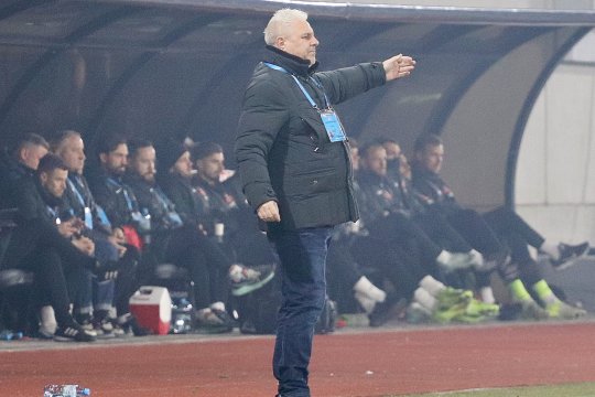 Marius Șumudică, semnal de alarmă după înfrângerea cu Hermannstadt: "Jucătorii sunt copiii mei, îi iubesc, dar când vin cu nota 4 trebuie trași de urechi"
