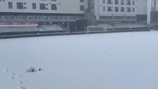 Meciul din Europa League, la un pas de a fi amânat! Ninsoare în toată regula