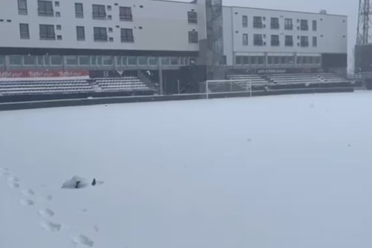 Meciul din Europa League, la un pas de a fi amânat! Ninsoare în toată regula