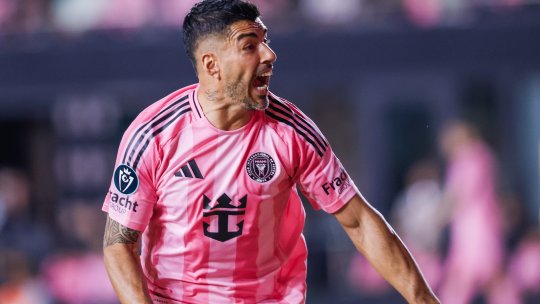 Suarez a vrut să muște din nou! Din nefericire pentru atacant, a nimerit un coechipier