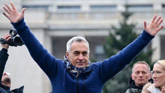 Fanii Craiovei s-au luat la ceartă după ce a fost afișat un mesaj de susținere pentru Călin Georgescu! A fost necesară intervenția jandarmilor + Ce scria pe banner