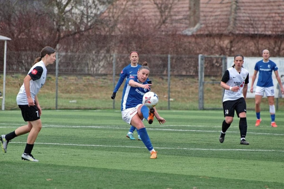 Farul, pe primul loc în campionatul feminin