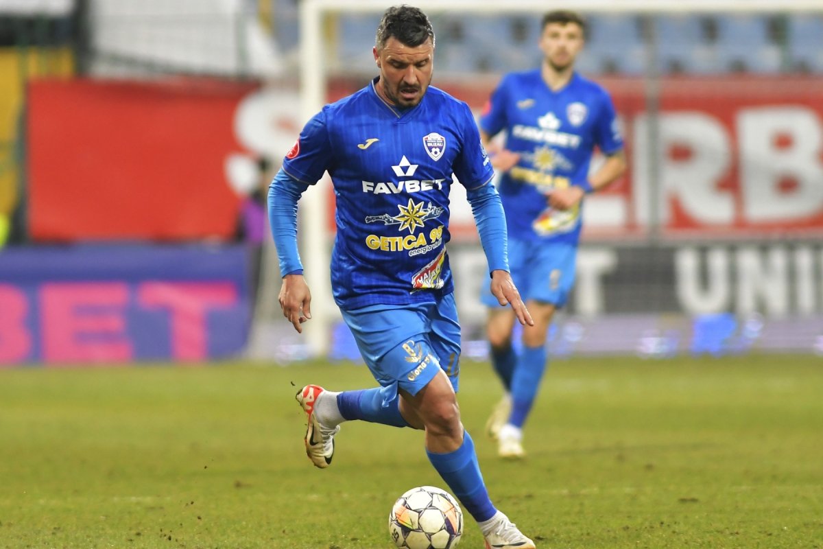 Constantin Budescu, jucător la Gloria Buzău