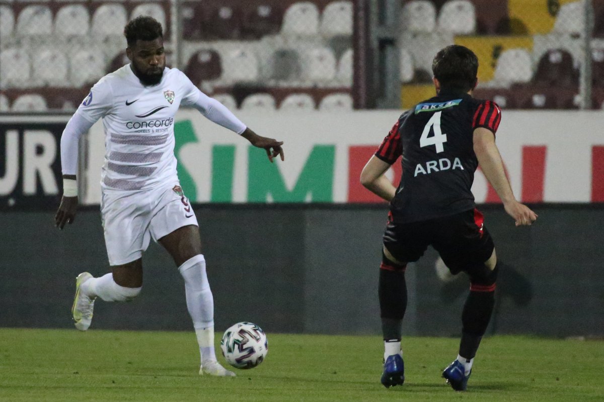 Aaron Boupendza a fost golgheterul Turciei cu 22 de goluri