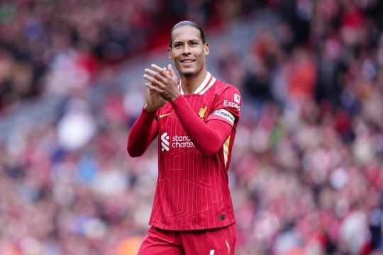 OFICIAL | Căpitanul rămâne! După Salah, și Van Dijk și-a prelungit contractul cu Liverpool