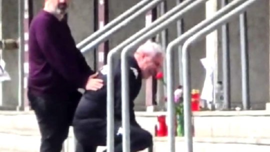 Șumudică a plâns în hohote în fața stadionului Giulești + Ce decizie a luat, după moartea lui Boupendza