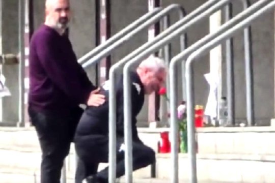 Șumudică a plâns în hohote în fața stadionului Giulești + Ce decizie a luat, după moartea lui Boupendza