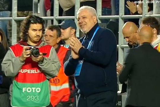 Șumudică nu a fost singurul! Ce fotbalist al Rapidului a izbucnit în lacrimi la momentul de reculegere în cinstea lui Boupendza
