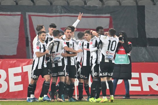 E bătaie pe un golgheter din play-off. Încă o echipă îl ofertează pe jucătorul dorit de Rapid și FCSB