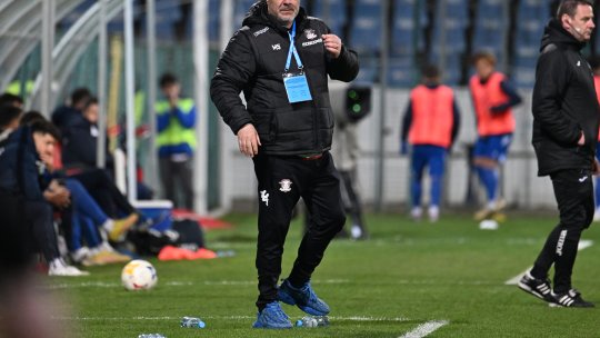 Marius Șumudică, șocat de terenul de la Buzău: ”O rușine, nu știu cum a fost omologat” + Ce le-a spus fotbaliștilor la pauză: ”Am fost agresiv”