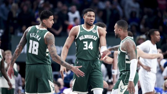 Baschetbalistul plătit cu 24.000.000 de dolari pe an i-a scos din minți pe fani