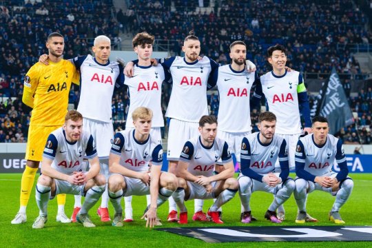 Antrenorul care l-ar putea pregăti pe Radu Drăgușin din vară! Tottenham vrea să se despartă de Postecoglou