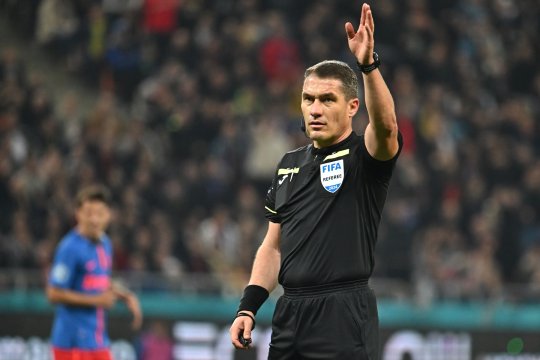 Dialog uluitor între Istvan Kovacs și Valentin Crețu, la FCSB - CFR! Cum poate să vorbească centralul cu jucătorii: ”Taci odată!”